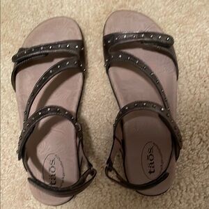 NWOB- Taos Footwear pewter Sandals with adjustable, decorative Straps.  Size 9